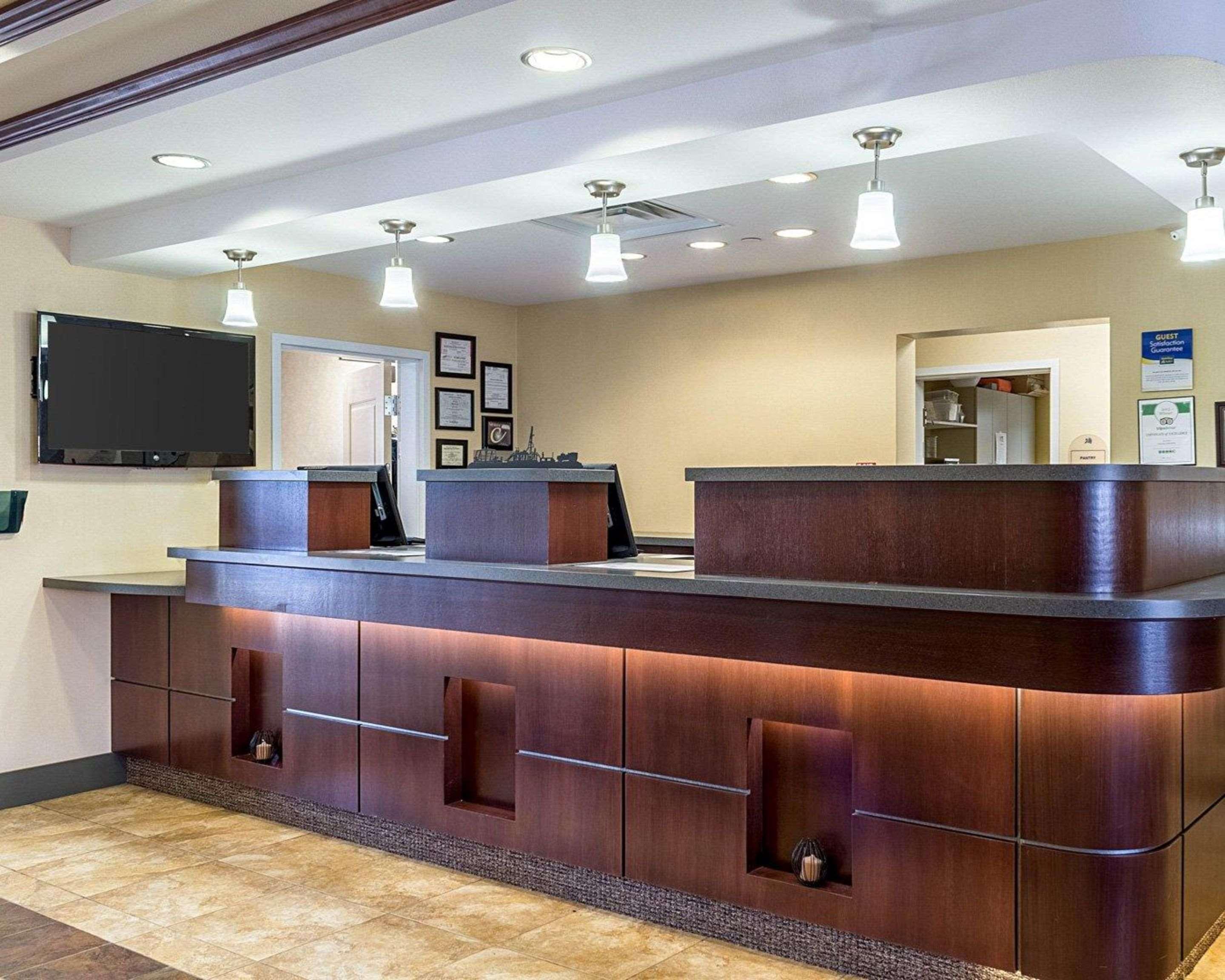 Mainstay Suites Minot Exterior photo
