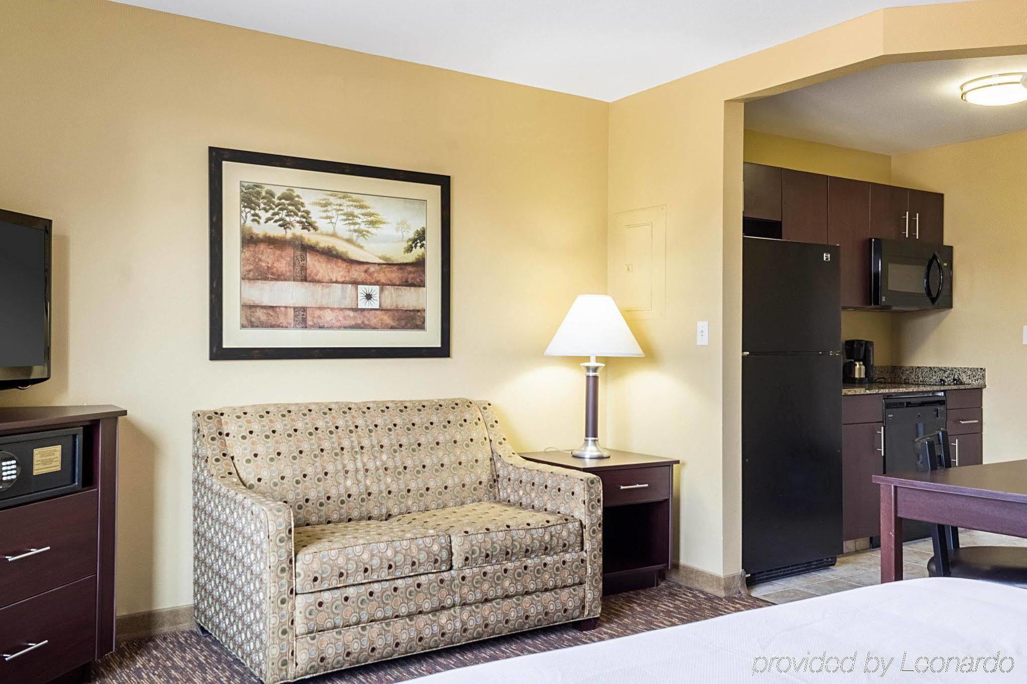 Mainstay Suites Minot Exterior photo