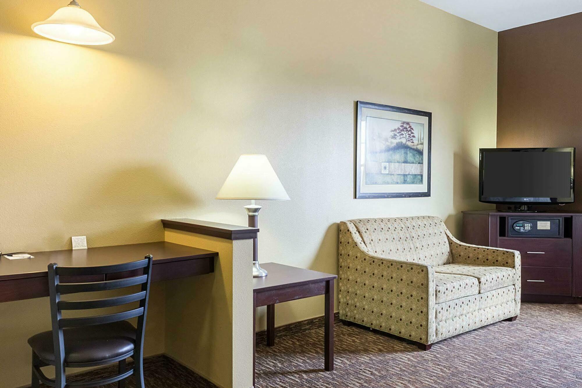 Mainstay Suites Minot Exterior photo